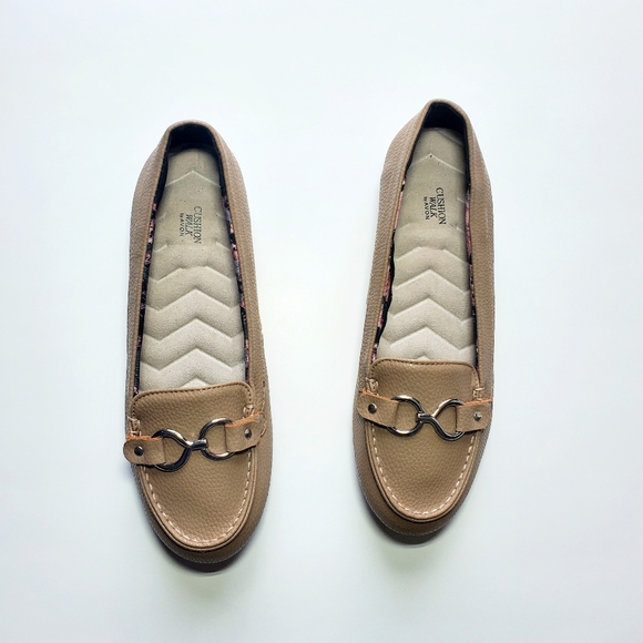 Cushion Walk by Avon |Interlocking Loafer 10M - Picture 3 of 3